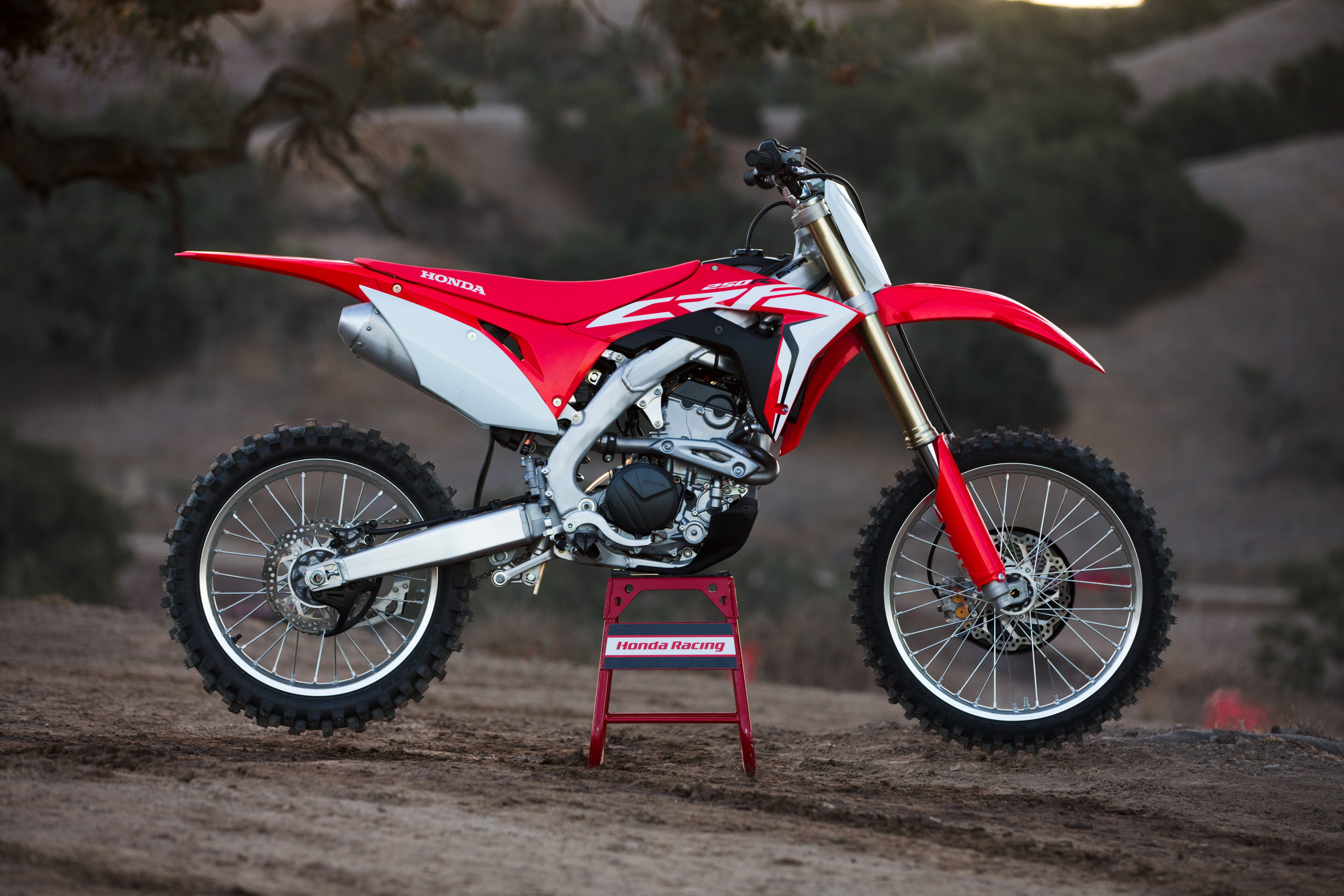 First ride: Honda CRF250R - Canada Moto Guide