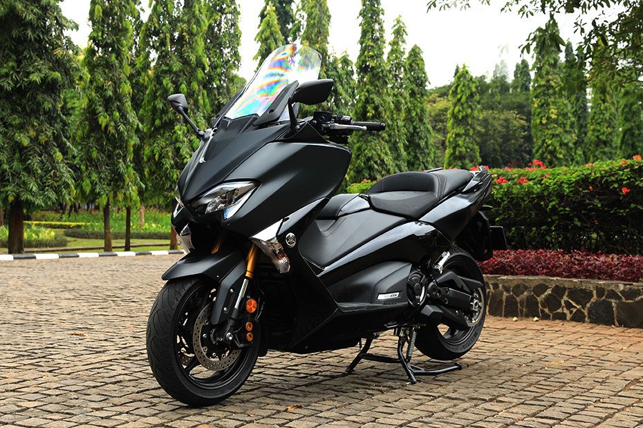 Yamaha TMAX DX Images - Check out design & styling | OTO