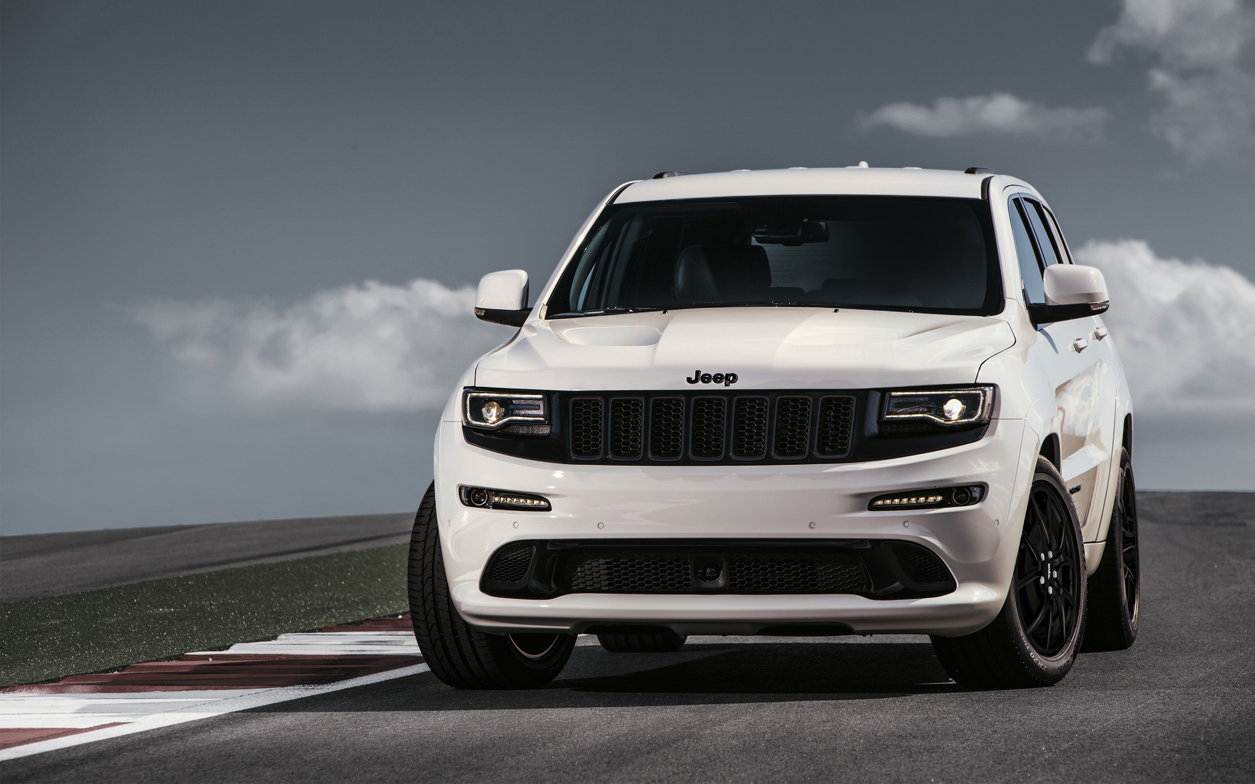 2017 Jeep Grand Cherokee SRT Wallpaper | HD Car Wallpapers | ID #6200