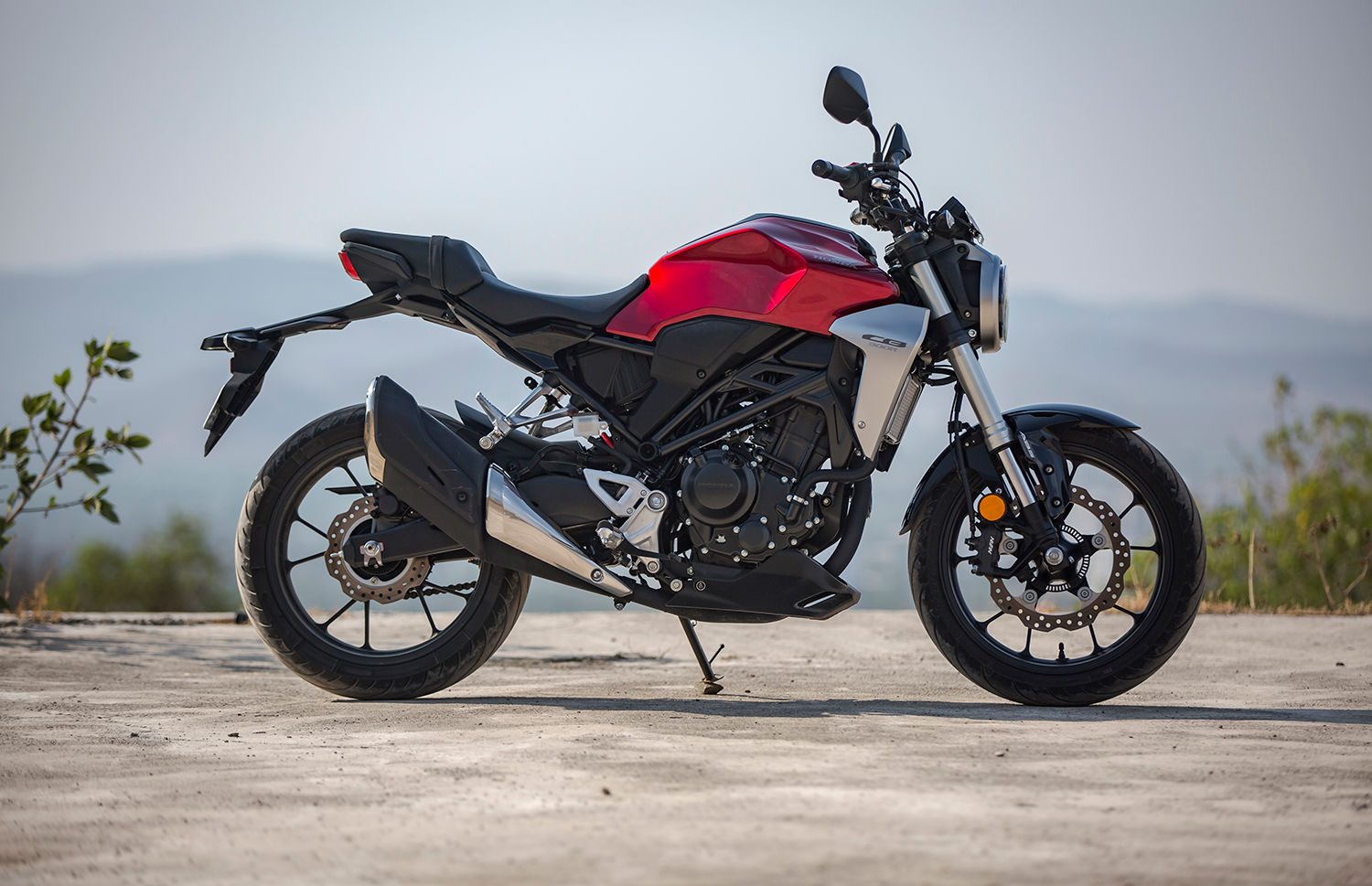 Honda CB300R Review: Picture Gallery | BikeDekho